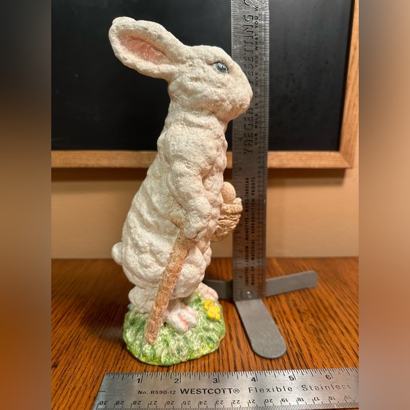 Chalkware Easter Bunny - Picture 5 of 5